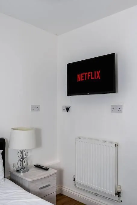 Apartment En-Suite Apartment, Fully Equipped Kitchen Swansea United Kingdom