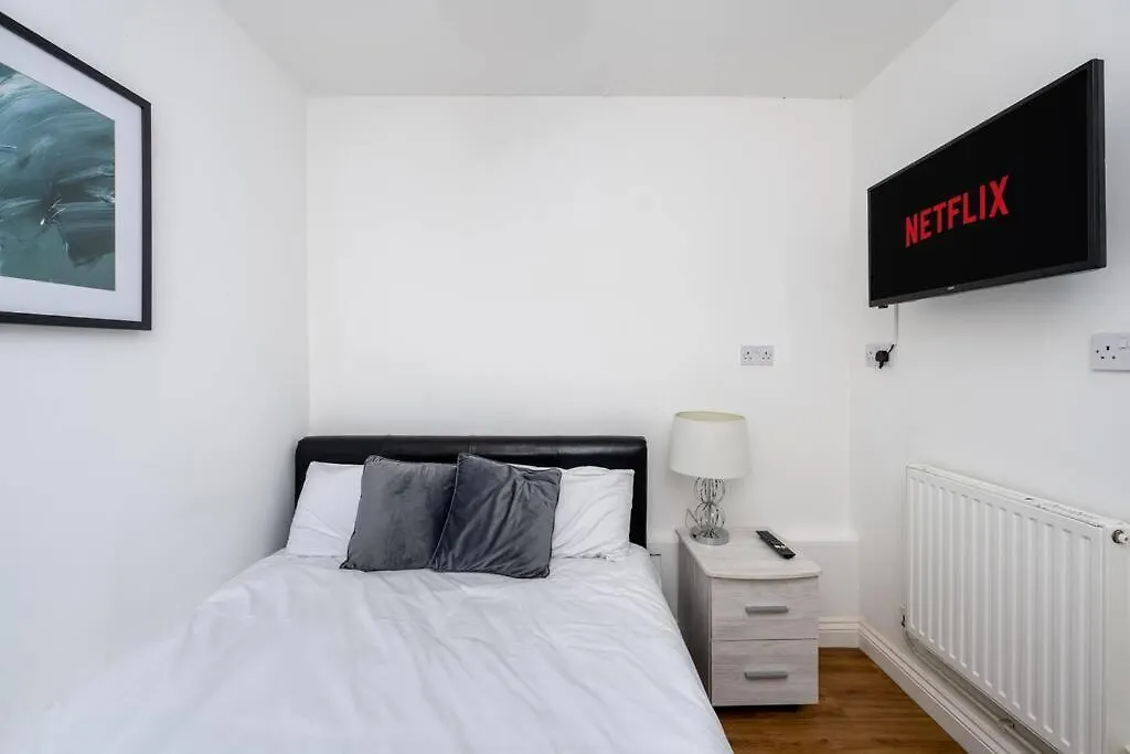 En-Suite Apartment, Fully Equipped Kitchen Swansea United Kingdom